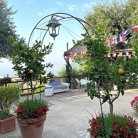 Elisabeth Seaview Sorrento Coast Acomodação com café da manhã  Vico Equense